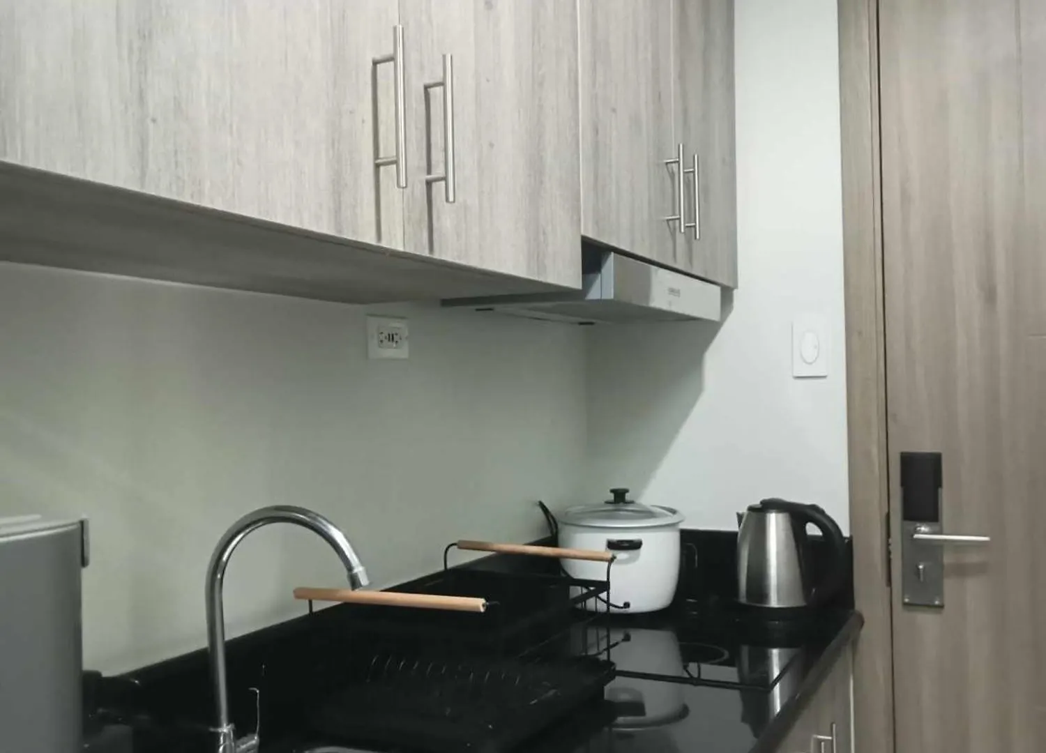 Free Wi-Fi Luxurious Haven By The Bay - 2Br Near Moa Picc Ccp Apartment Manila
