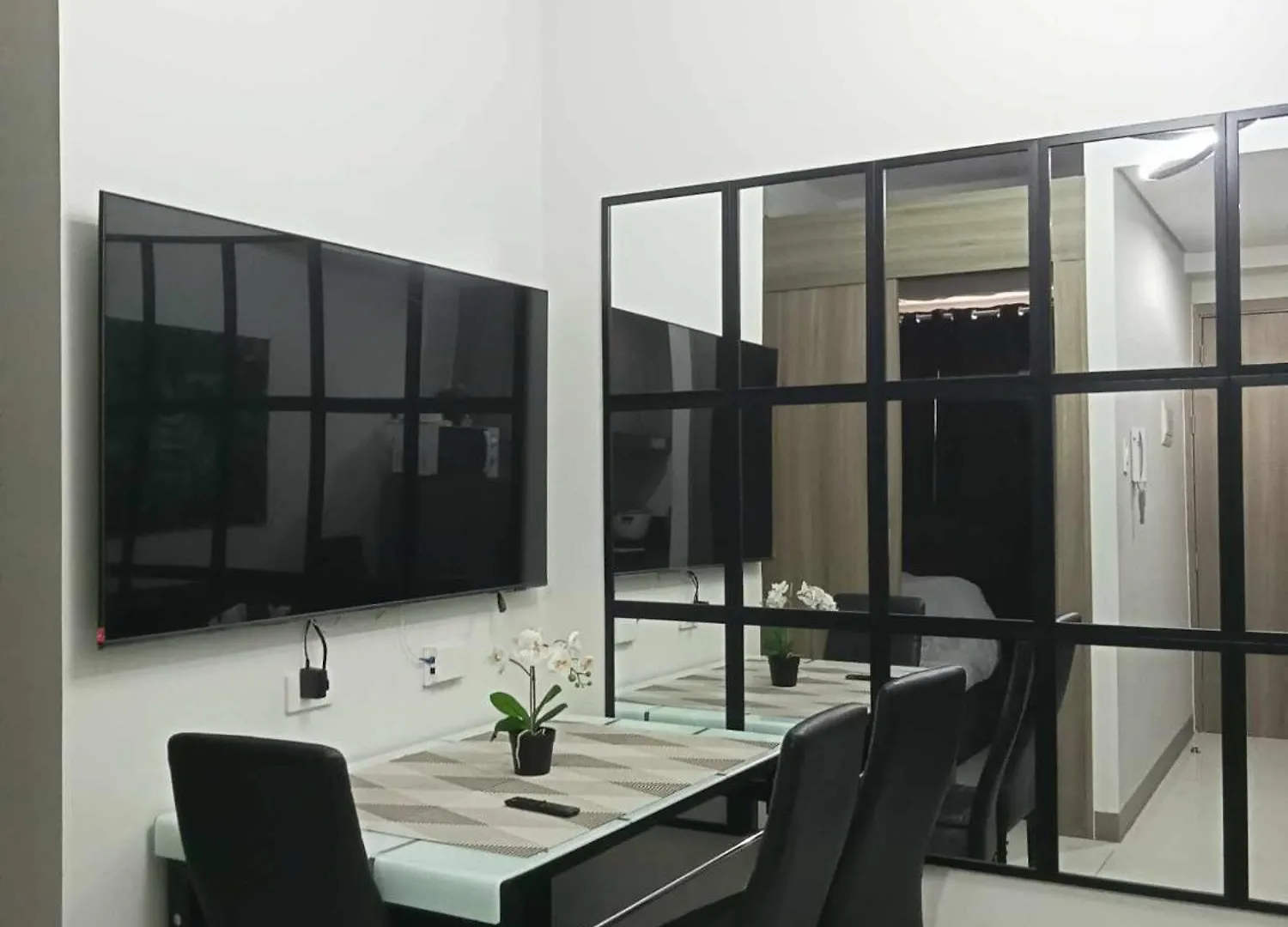 Free Wi-Fi Luxurious Haven By The Bay - 2Br Near Moa Picc Ccp Apartment Manila Philippines
