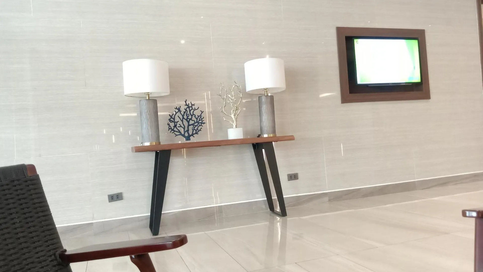 Free Wi-Fi Luxurious Haven By The Bay - 2Br Near Moa Picc Ccp Apartment Manila